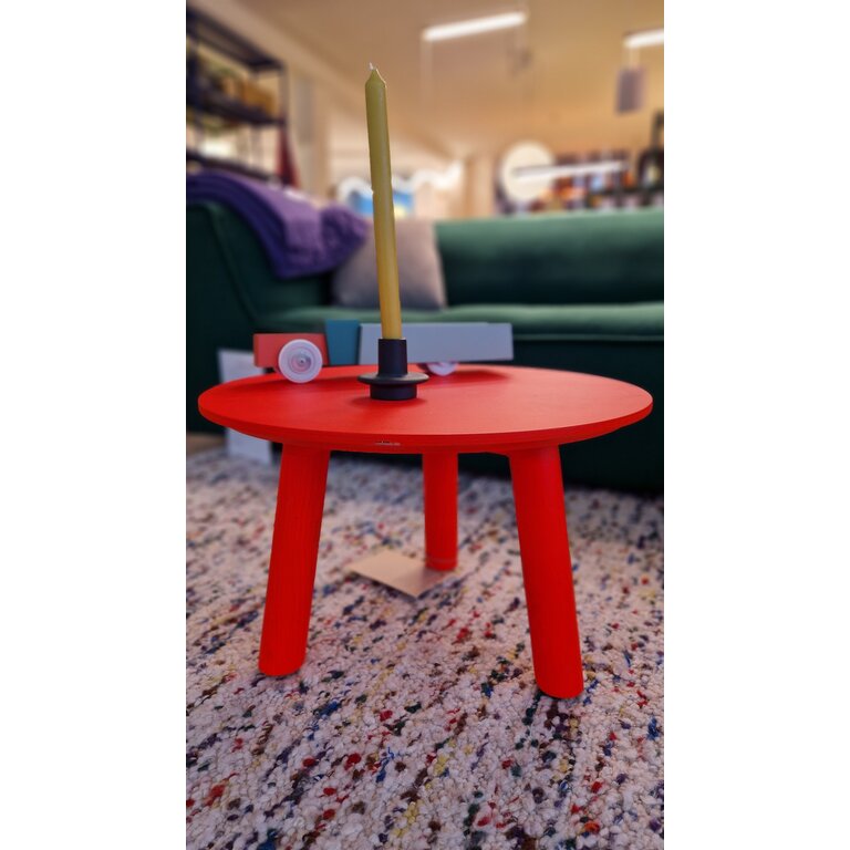 Objekte Unserer Tage Meyer Color Coffee Table 53 x 35 cm  ash lacquered luminous red  showroommodel