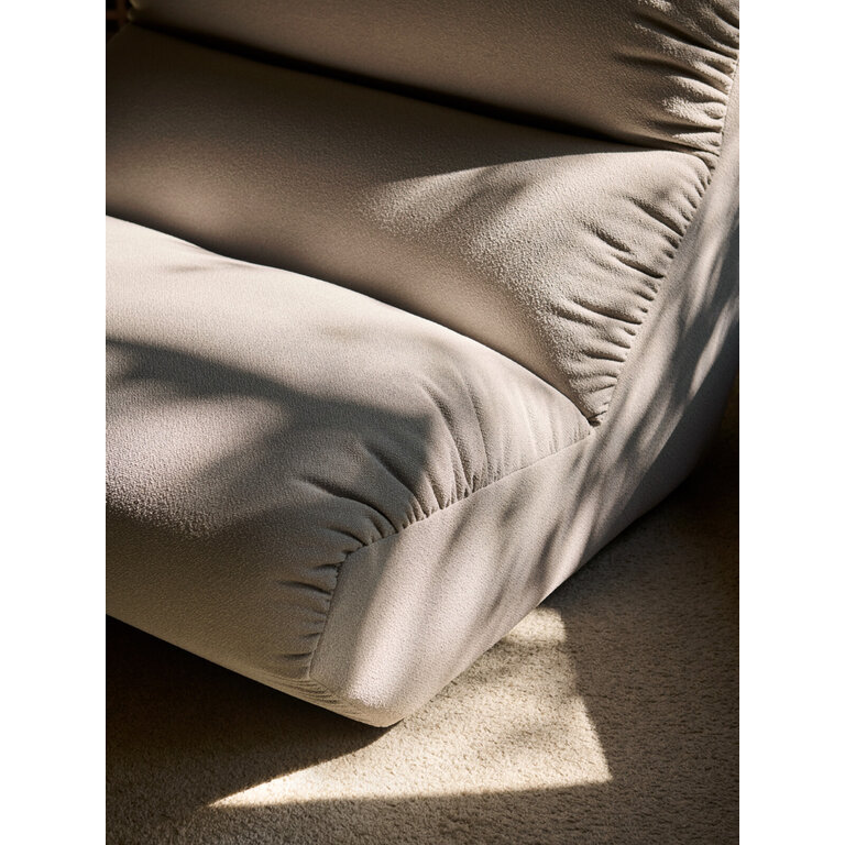 &Tradition Hi Lo AV54 center sofa