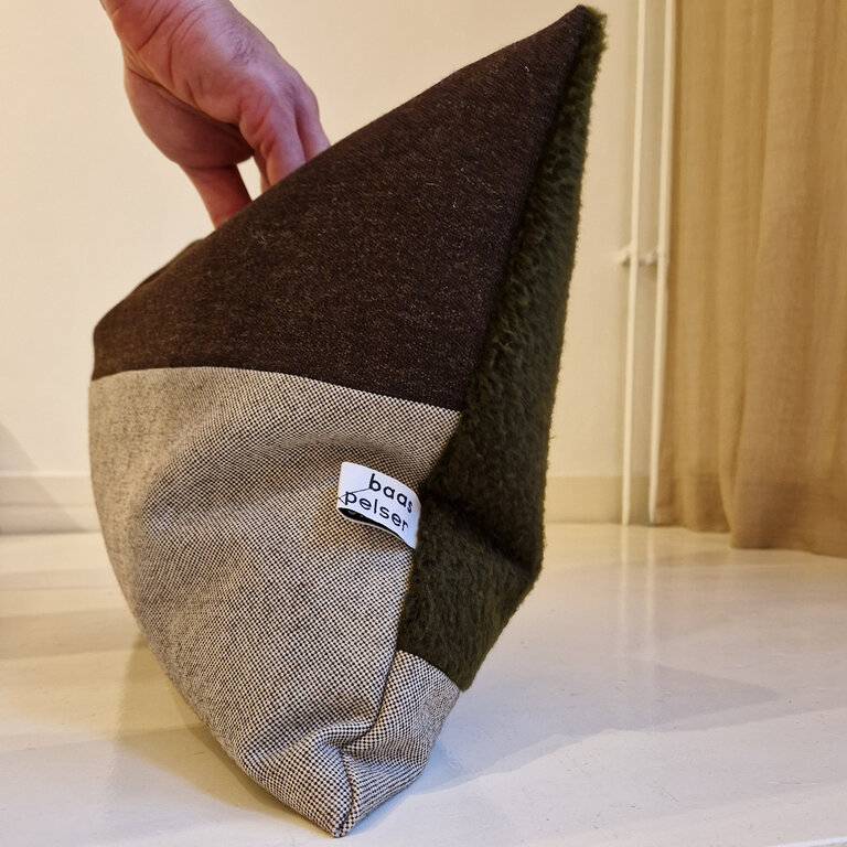 Jantien Baas X Edwin Pelser Kussens gemaakt van restanten Kvadrat stof DL1