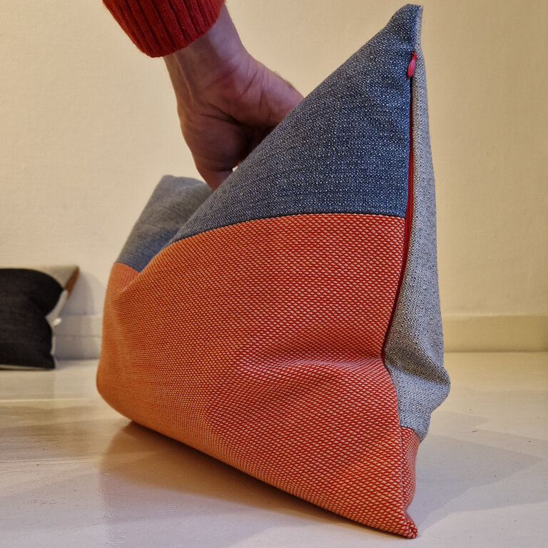 Jantien Baas X Edwin Pelser Kussens gemaakt van restanten Kvadrat stof DL1