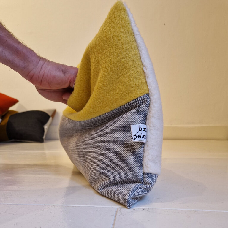 Jantien Baas X Edwin Pelser Kussens gemaakt van restanten Kvadrat stof DL2