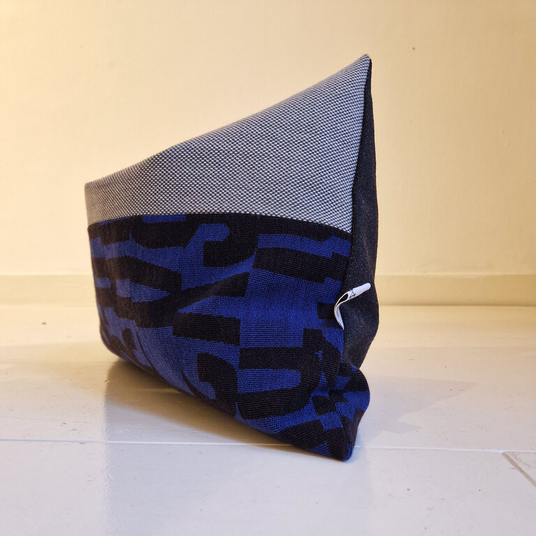 Jantien Baas X Edwin Pelser Kussens gemaakt van restanten Kvadrat stof DL1
