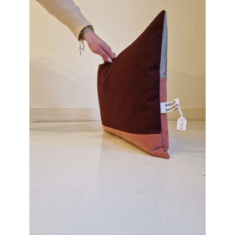 Jantien Baas X Edwin Pelser Kussens gemaakt van restanten Kvadrat stof DL2