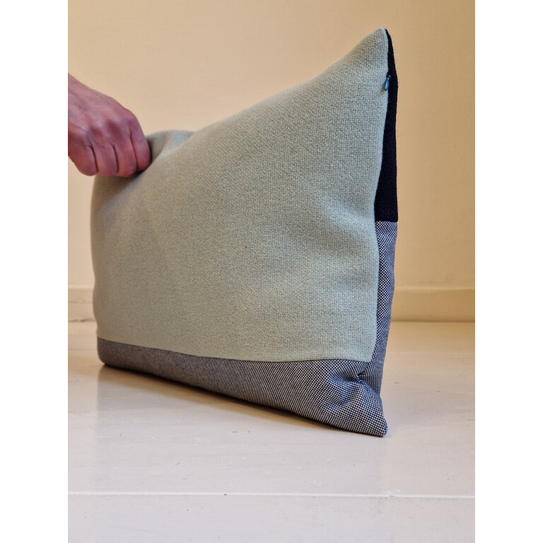 Jantien Baas X Edwin Pelser Kussens gemaakt van restanten Kvadrat stof DL4