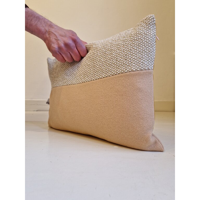 Jantien Baas X Edwin Pelser Kussens gemaakt van restanten Kvadrat stof DL4