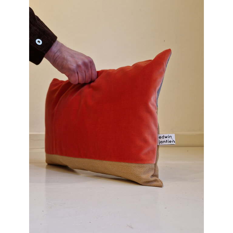 Jantien Baas X Edwin Pelser Kussens gemaakt van restanten Kvadrat stof DL5