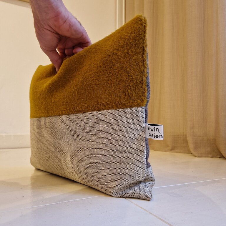 Jantien Baas X Edwin Pelser Kussens gemaakt van restanten Kvadrat stof DL4