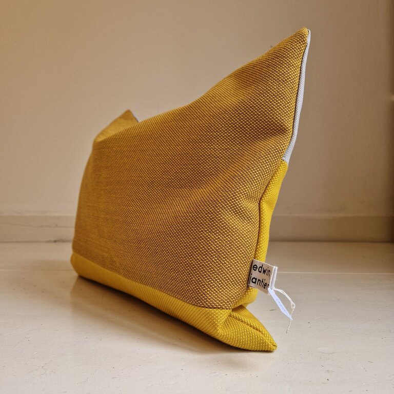 Jantien Baas X Edwin Pelser Kussens gemaakt van restanten Kvadrat stof DL6 (Deel 1)
