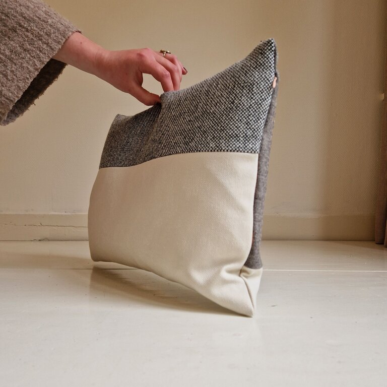 Jantien Baas X Edwin Pelser Kussens gemaakt van restanten Kvadrat stof DL6 (Deel 2)