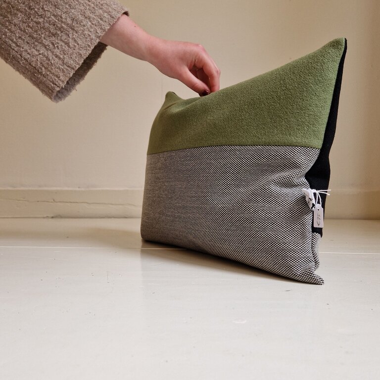 Jantien Baas X Edwin Pelser Kussens gemaakt van restanten Kvadrat stof DL6 (Deel 2)