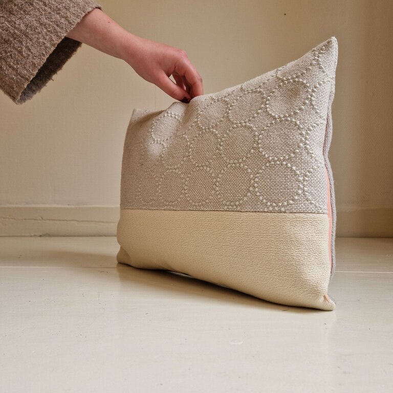 Jantien Baas X Edwin Pelser Kussens gemaakt van restanten Kvadrat stof DL6 (Deel 2)