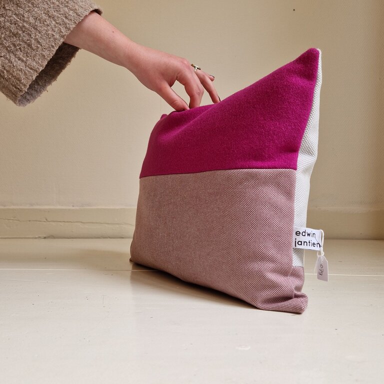 Jantien Baas X Edwin Pelser Kussens gemaakt van restanten Kvadrat stof DL6 (Deel 2)
