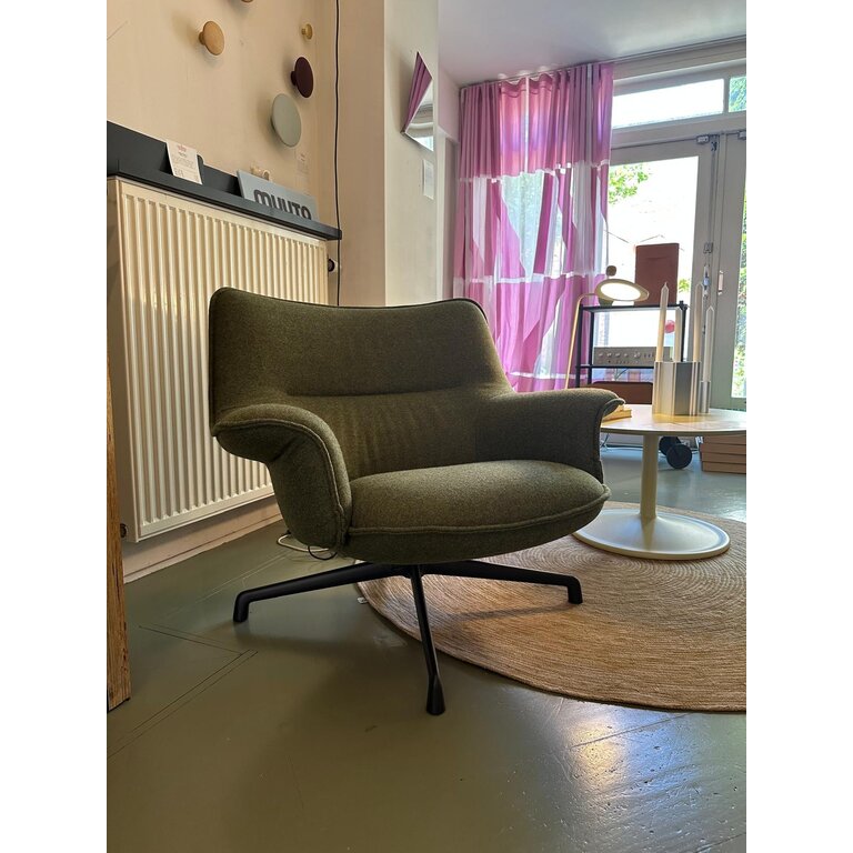 Muuto Doze Lounge Chair Low Back Beck 030 (green) antricite black base showroom model