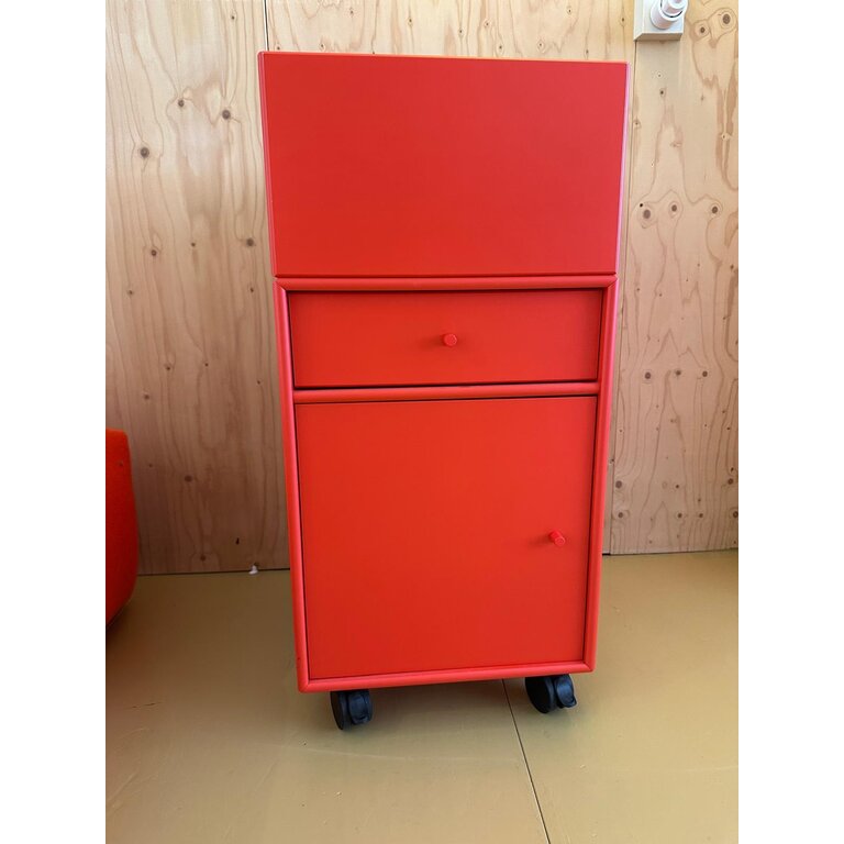 Montana Runner showroom model Rosehip