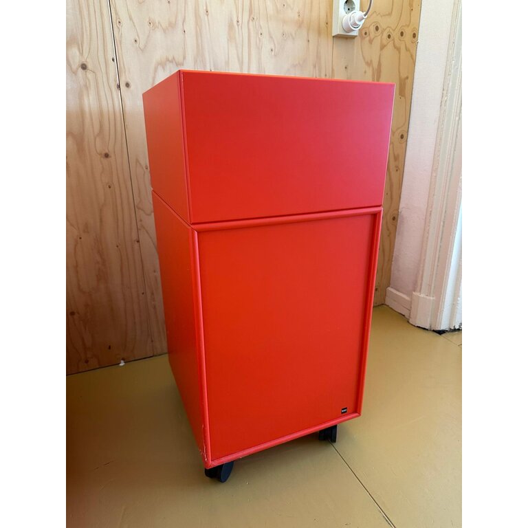 Montana Runner showroom model Rosehip