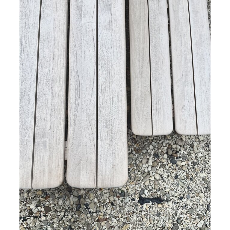 Muuto Assemble 1x Table & 1x Bench showroommodel