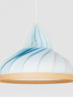 Wave lamp van papier en hout pastel blauw