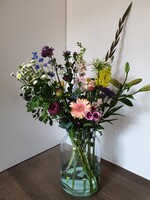 Veldboeket in vaas diameter D20H25cm