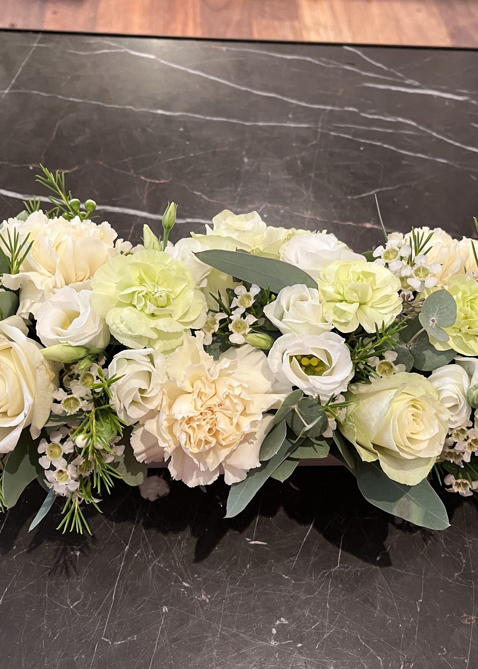 Bloemstuk in pot rechthoekig cement 30 cm