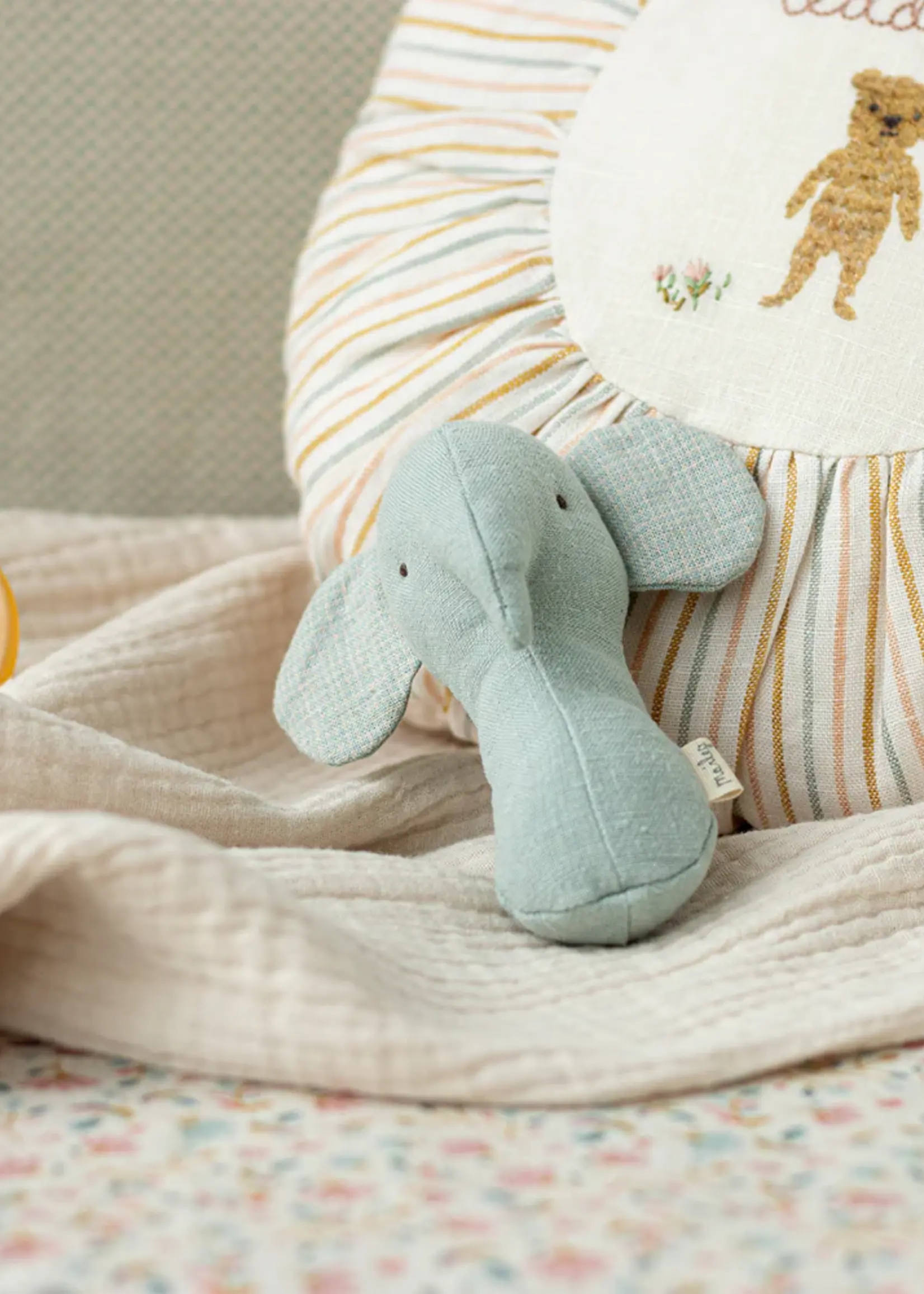 Maileg Lullaby friends, Elephant rattle - Light dusty blue