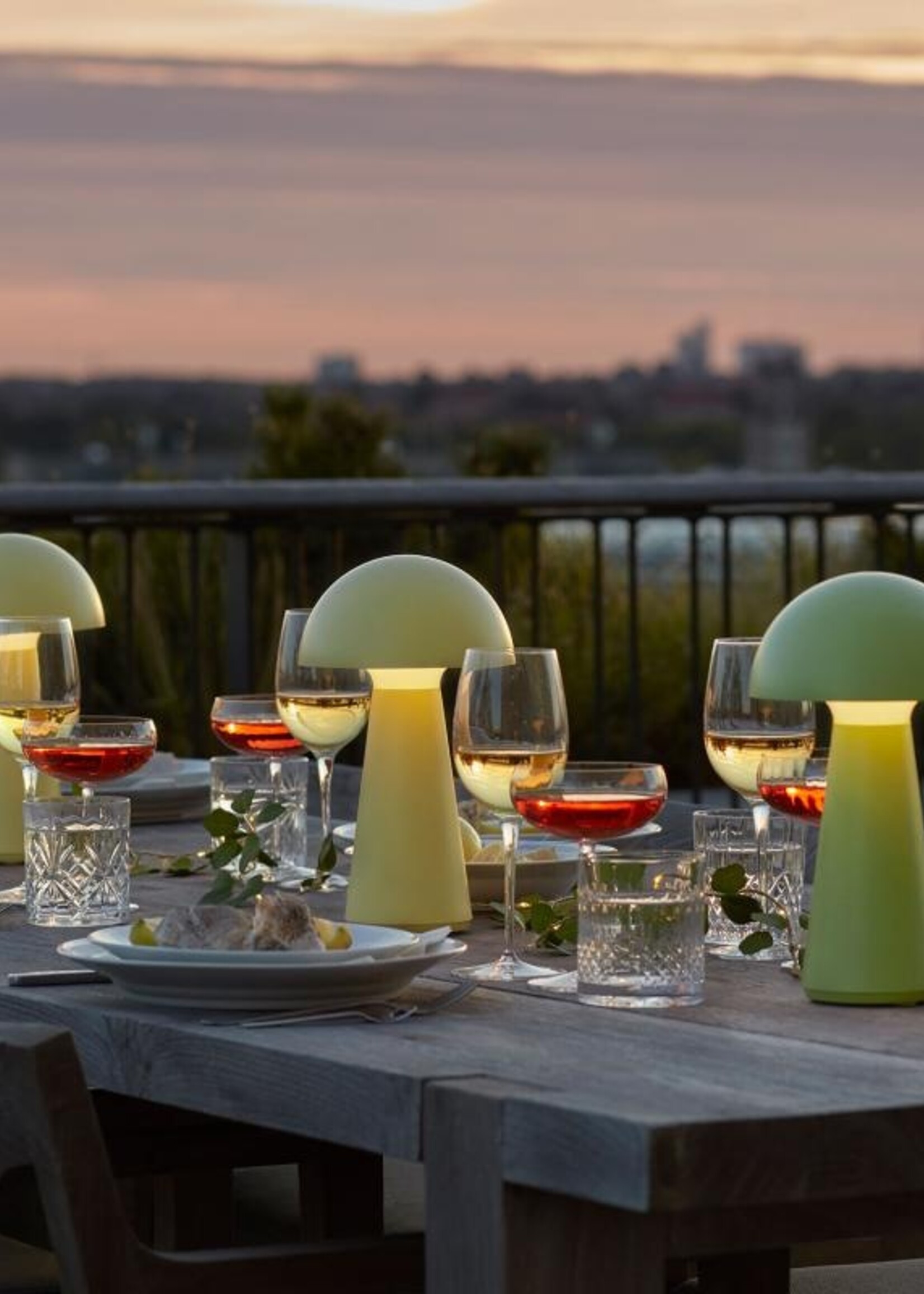 Sirius Sam Rechargeable H28 cm, "Spring Green", with dimmer function