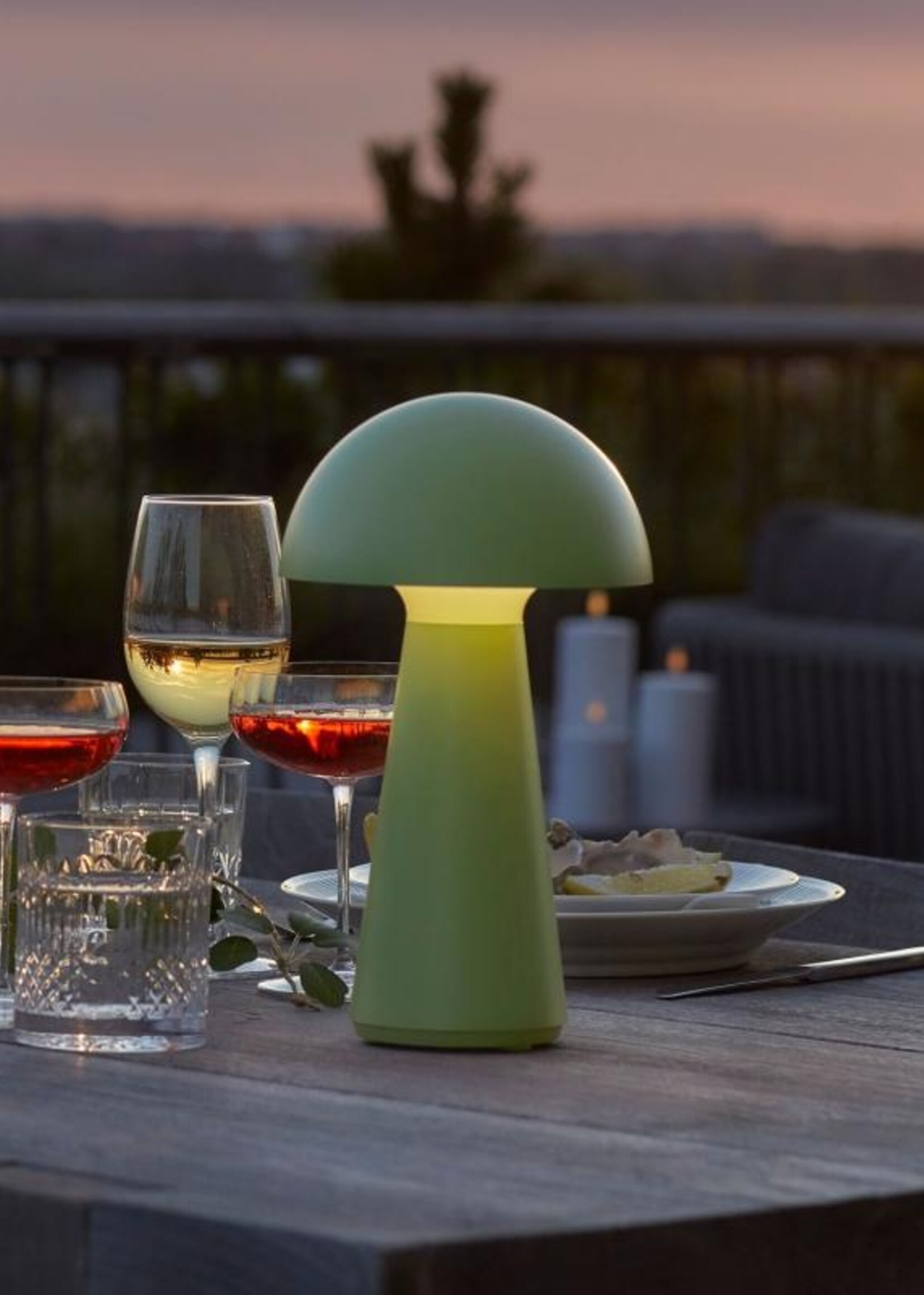 Sirius Sam Rechargeable H28 cm, "Spring Green", with dimmer function