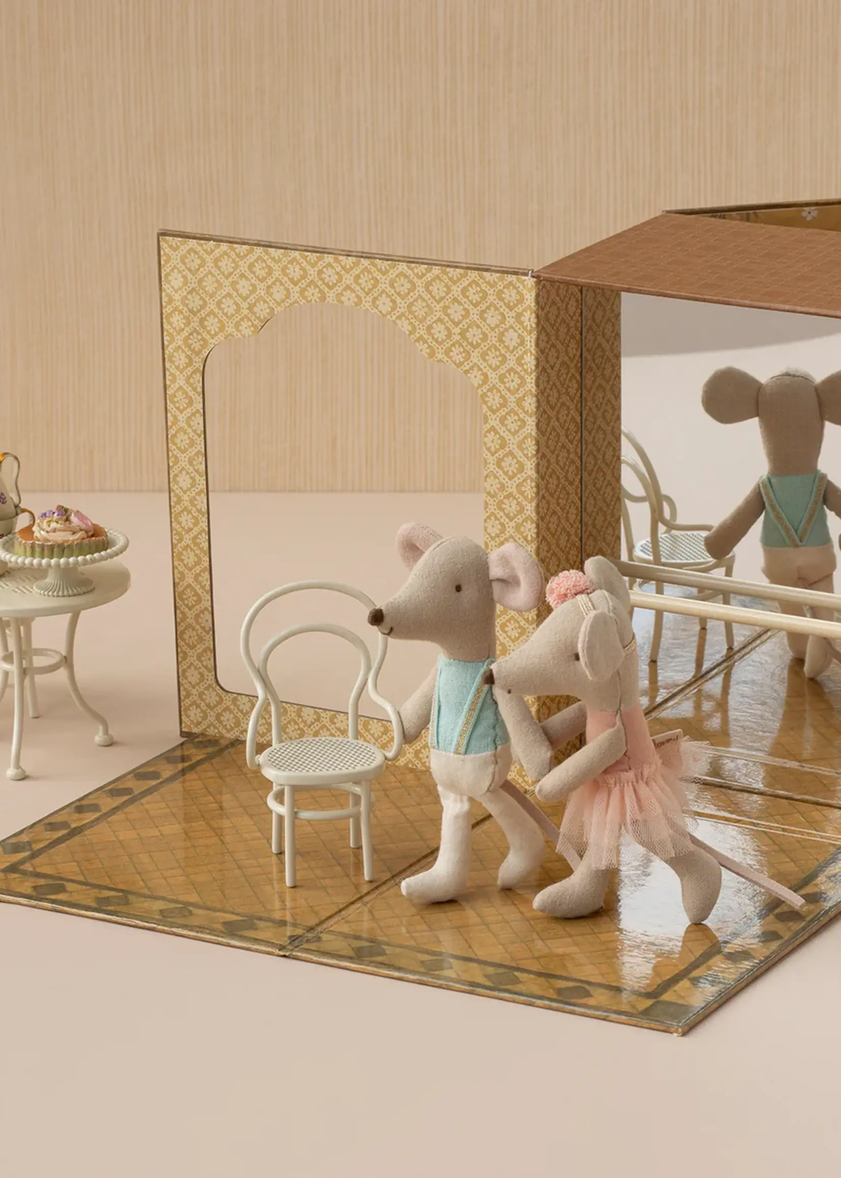 Maileg Ballet mice in dance studio, Little sister and