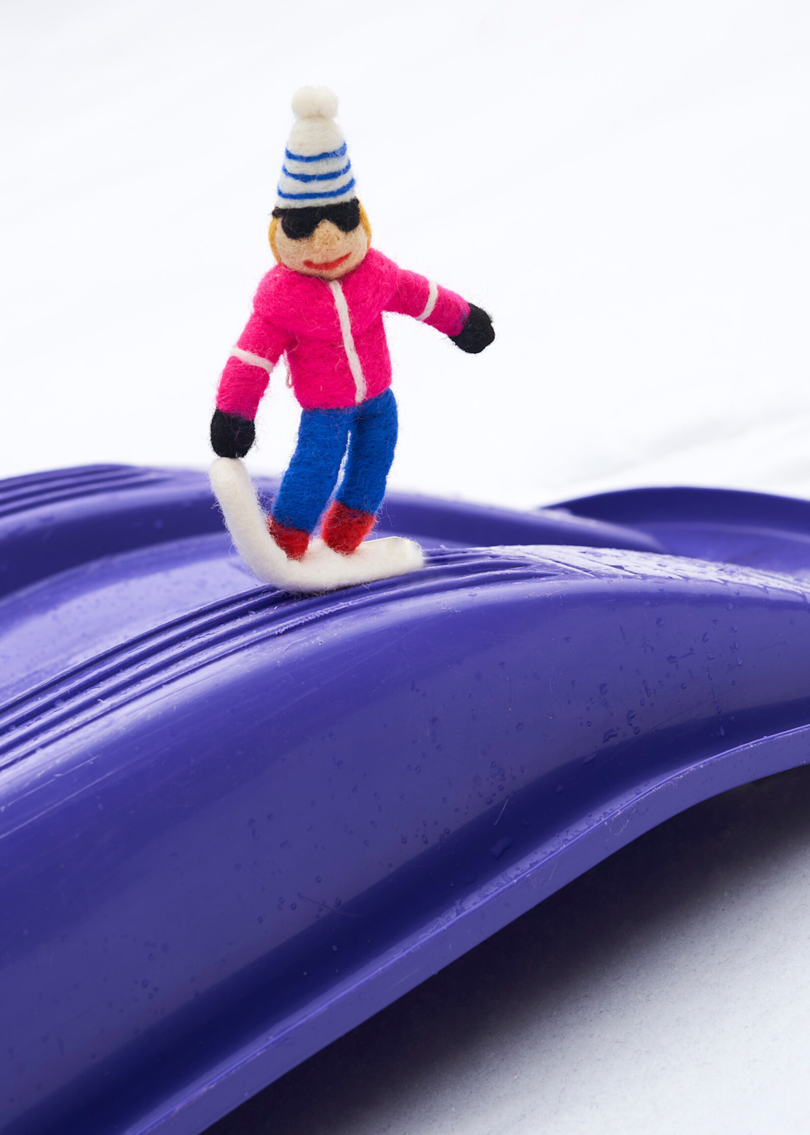 Aveva design LITTLE HANGINGS, snowboard pink jacket
