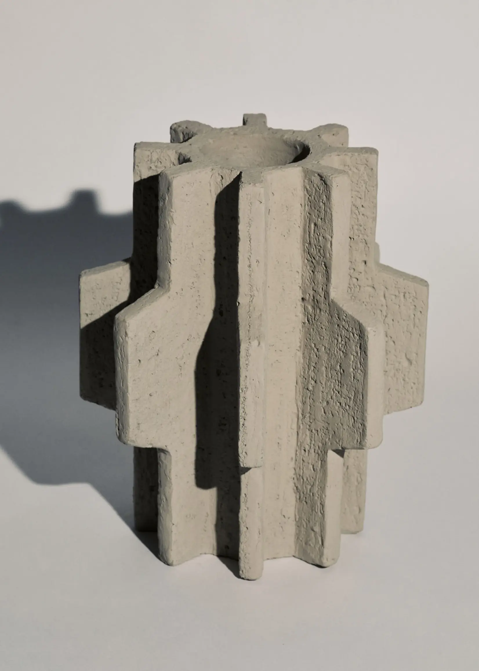 Serax Vaas 01 cement FCK
