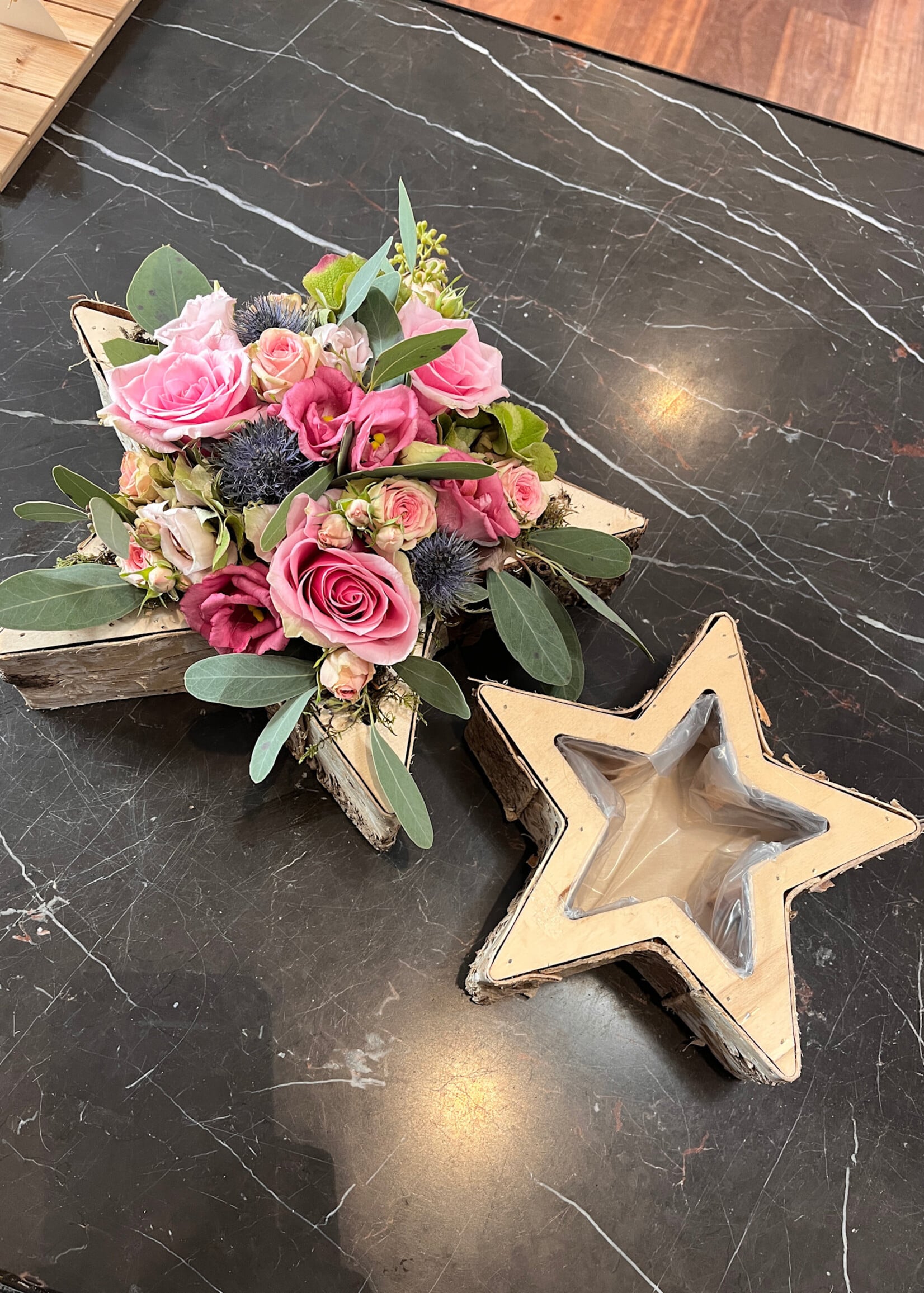 Bloemstuk in NATURE BIRCH PLANTER STAR 30X7CM