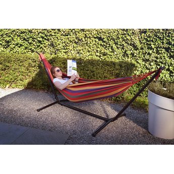 Hammock including frame