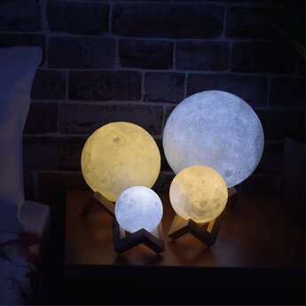 Moon nightlight
