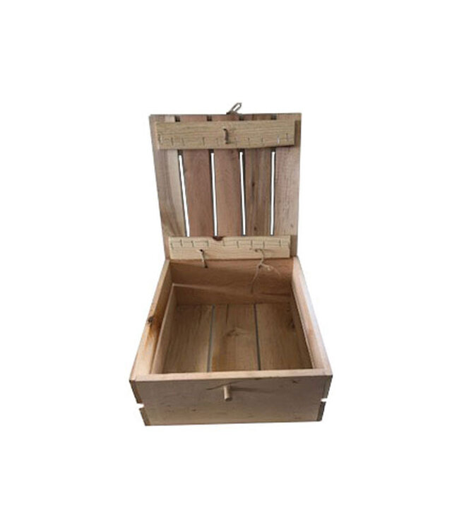 Wooden crate with lid