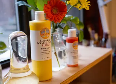 Tips to use natural fluid acrylik paints