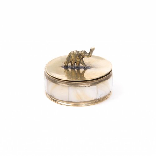 À la Ring / Teeth box with elephant À la Ring / Teeth box with elephant