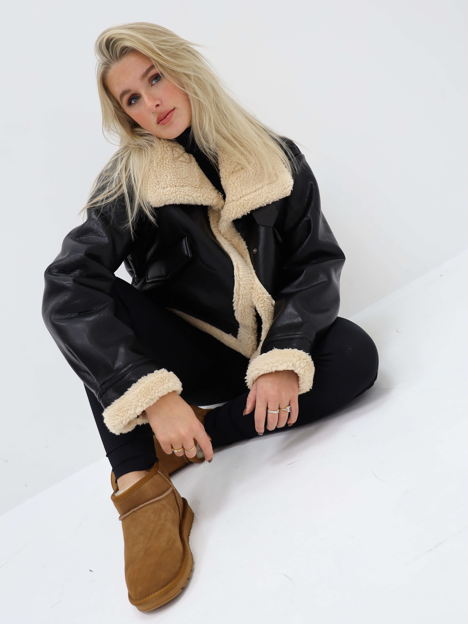 Lammy Coat Black/Beige - LADYLIKE FASHION