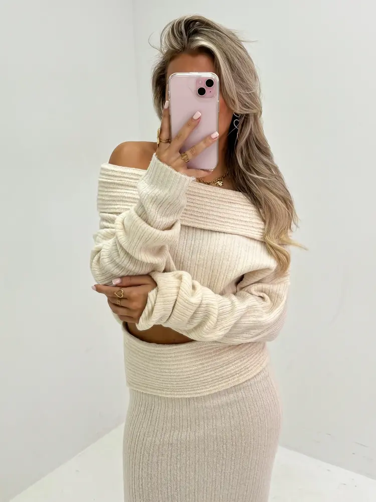 Gebreide Off Shoulder Trui Beige LADYLIKE FASHION