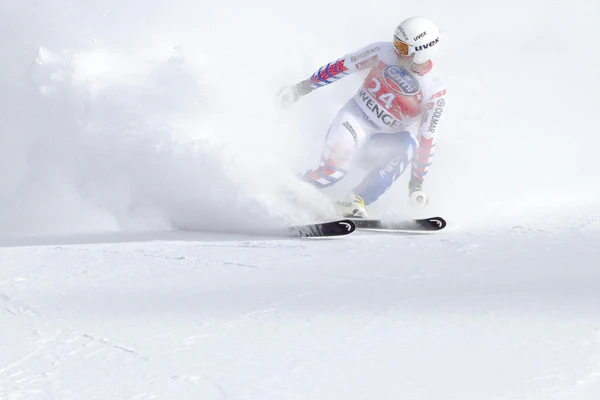 Hoeveel sneeuw nodig om te skiën?