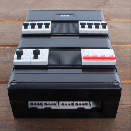 EMAT Groepenkast 8 groepen 220x330mm 3 fase Hoofdschakelaar