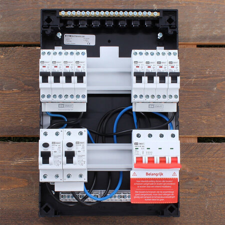 EMAT Groepenkast 8 groepen 220x330mm 3 fase Hoofdschakelaar