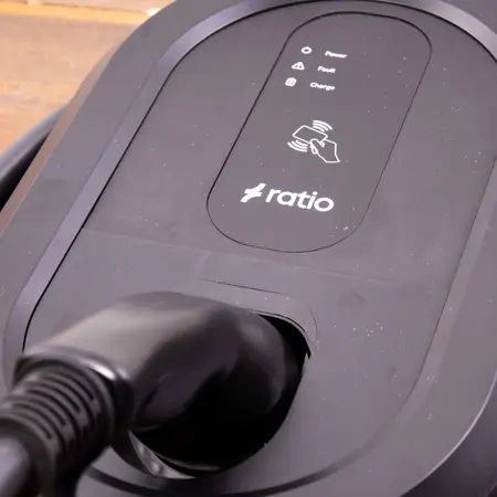 Ratio io6 Pro Laadstation 5 meter vaste laadkabel 3 fase 16-32A - inclusief MID Meter