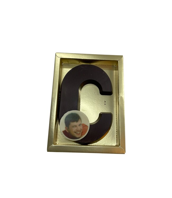 Chocolade letter C met foto of logo