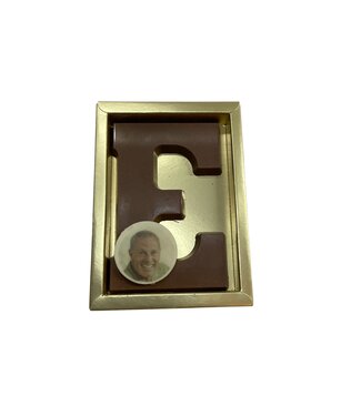 Chocolade letter E met foto of logo