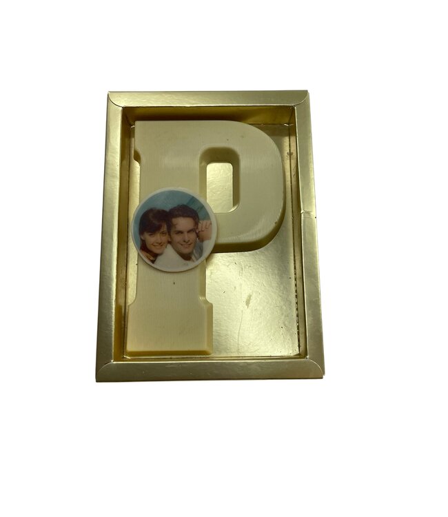 Chocolade letter P met foto of logo