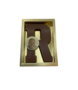 Chocolade letter R met foto of logo