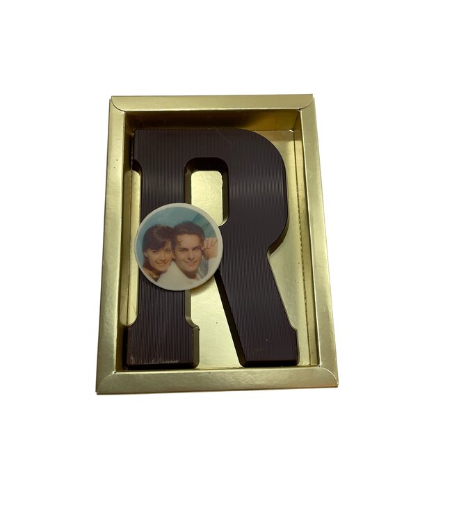Chocolade letter R met foto of logo