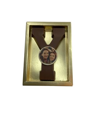 Chocolade letter Y met foto of logo