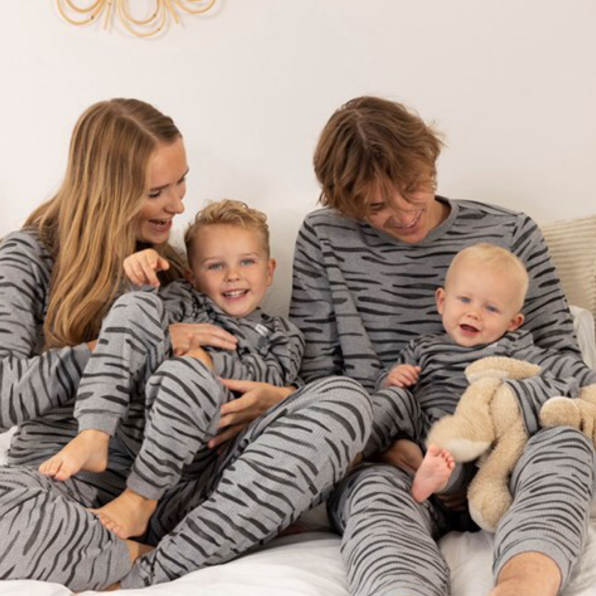 Feetje Feetje 305.545  Family pyjama grijs melange Edition .
