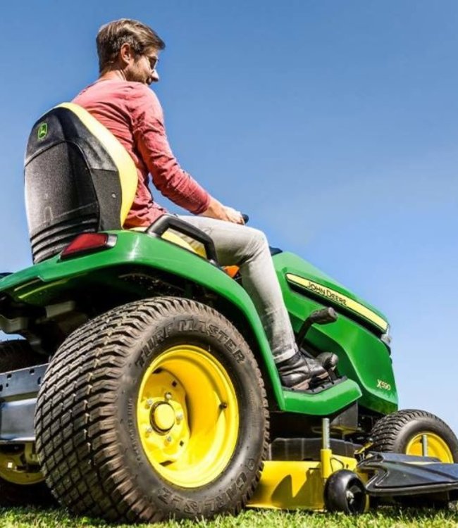 John Deere X590 zitmaaier zonder maaidek