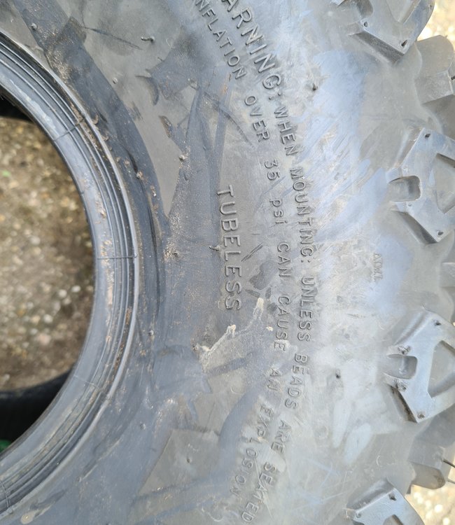 Buitenband 22.5x10.00-8